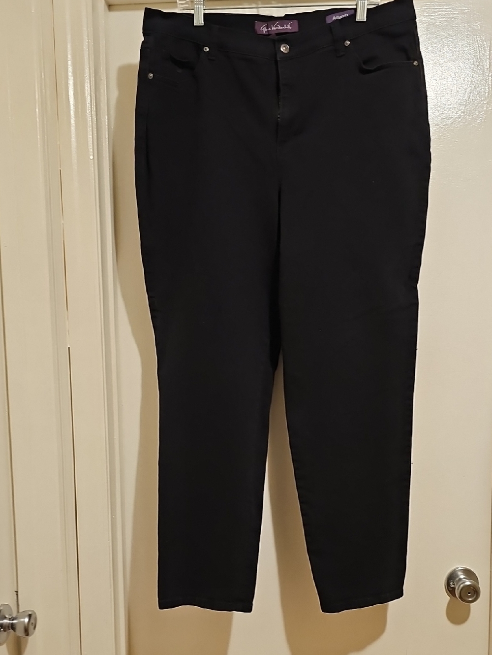 Gloria Vanderbilt Amanda High-Rise Jeans in Black